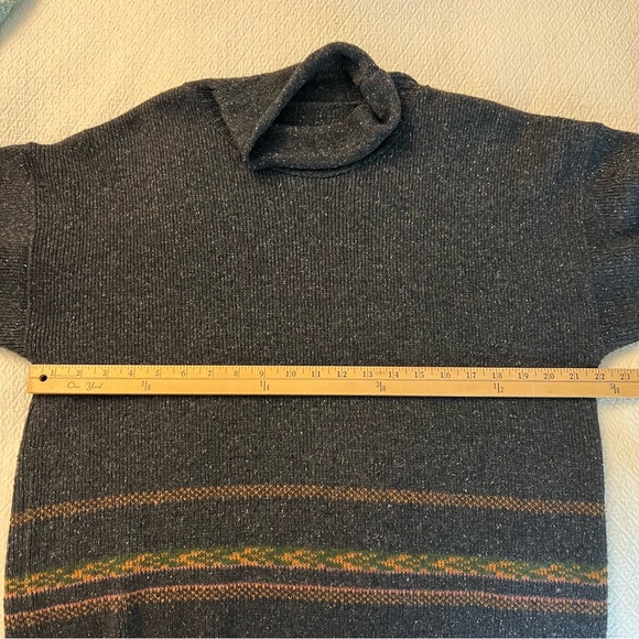 JACQUARD DU MONDE Oversized Turtleneck Sweater - Picture 5 of 5